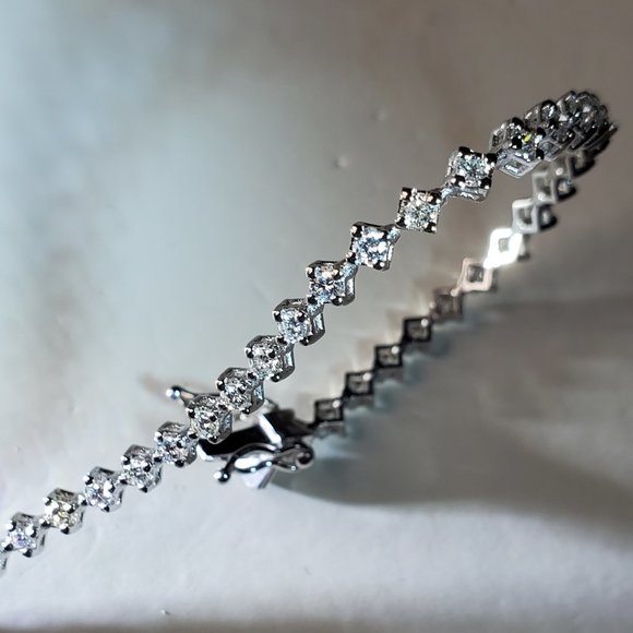 BRAND  NEW  DIAMOND TENNIS BRACELET 14K WHITE GOLD - Picture 3 of 12